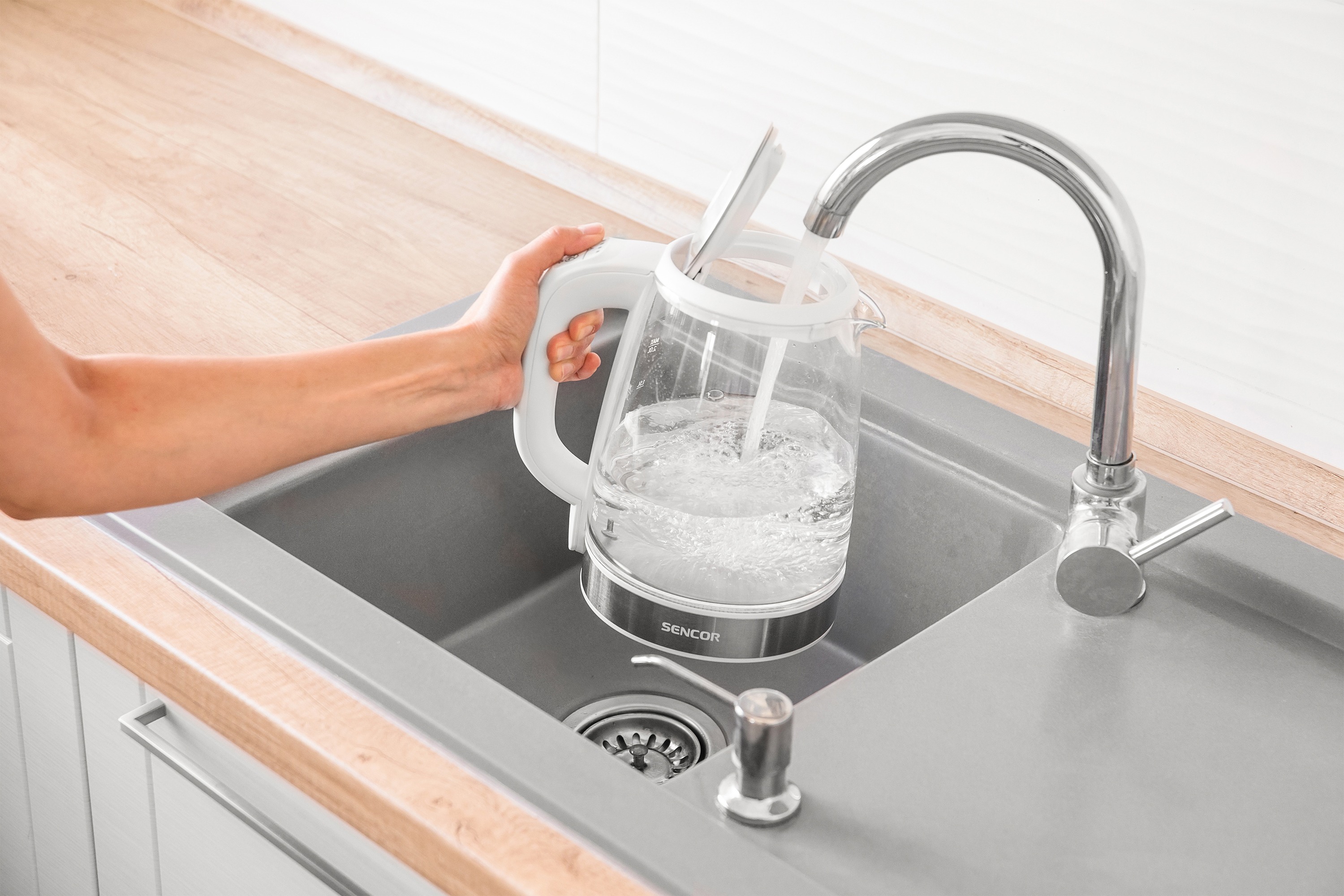 Sencor SWK 2190WH smart kettle with temperature control