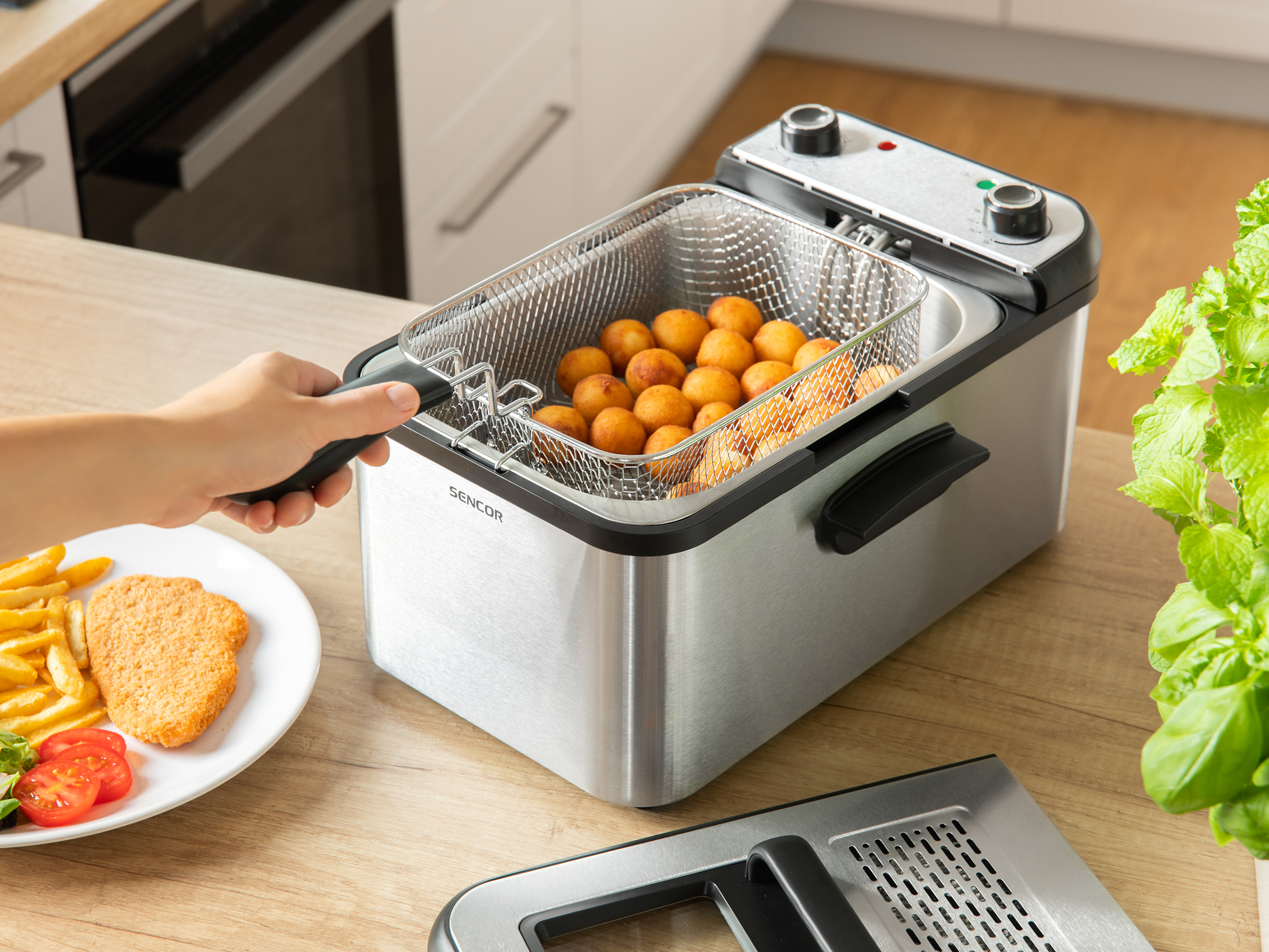 Sencor SFR 7200 deep fryer