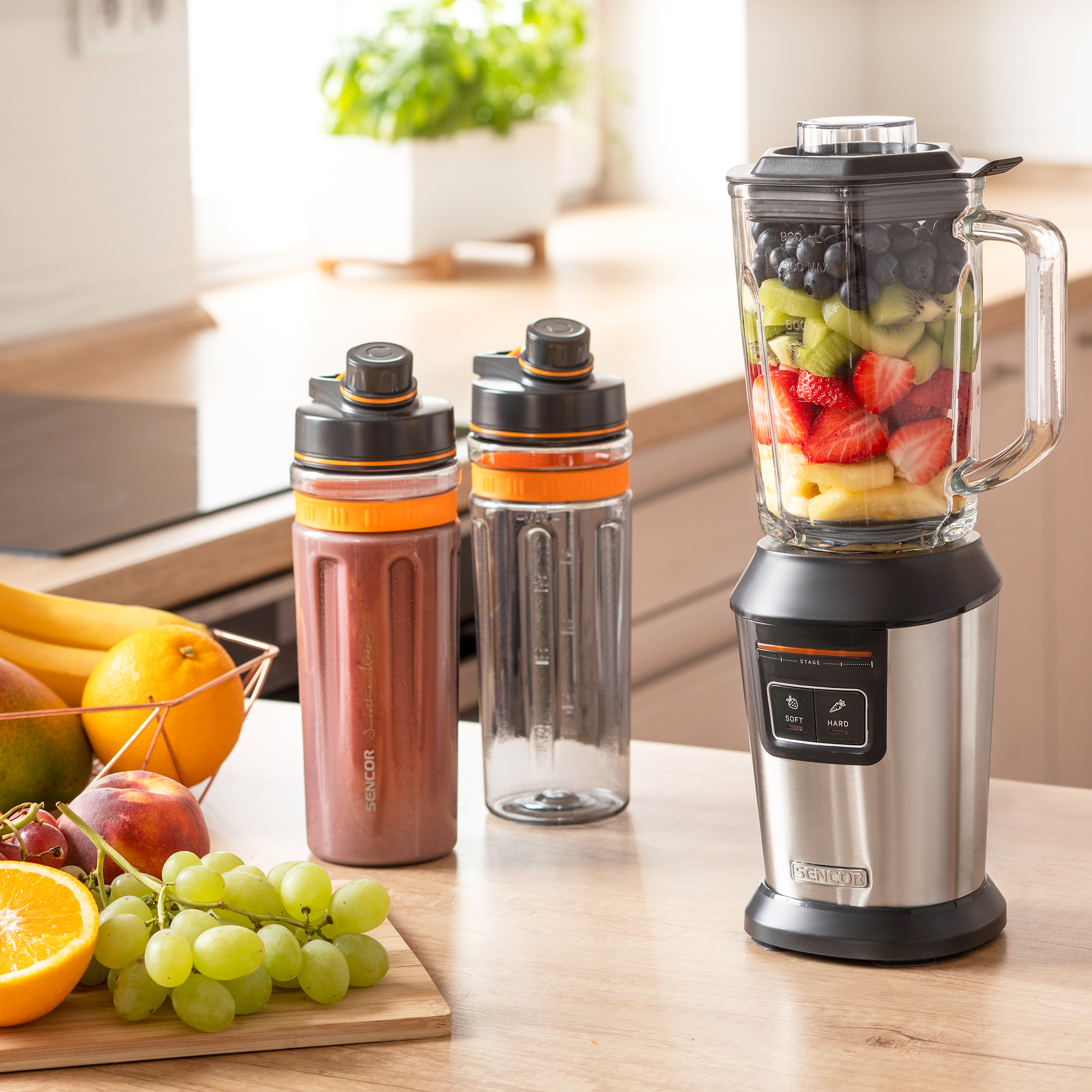 Sencor SBL 7550SS smoothie blender with a glass jar