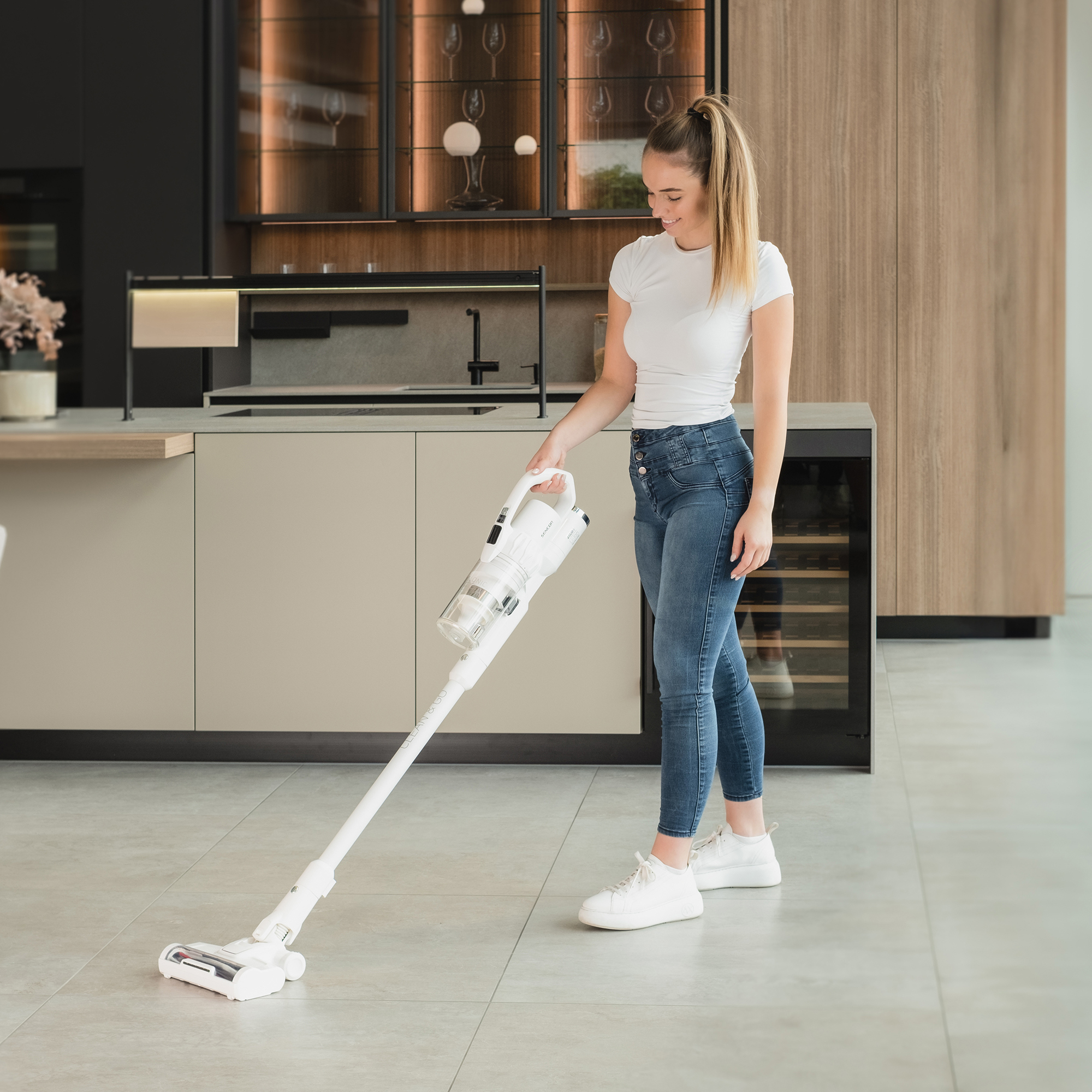 Sencor odkurzacz pionowy 3 w 1 z odłączaną jednostką SVC 9829WH