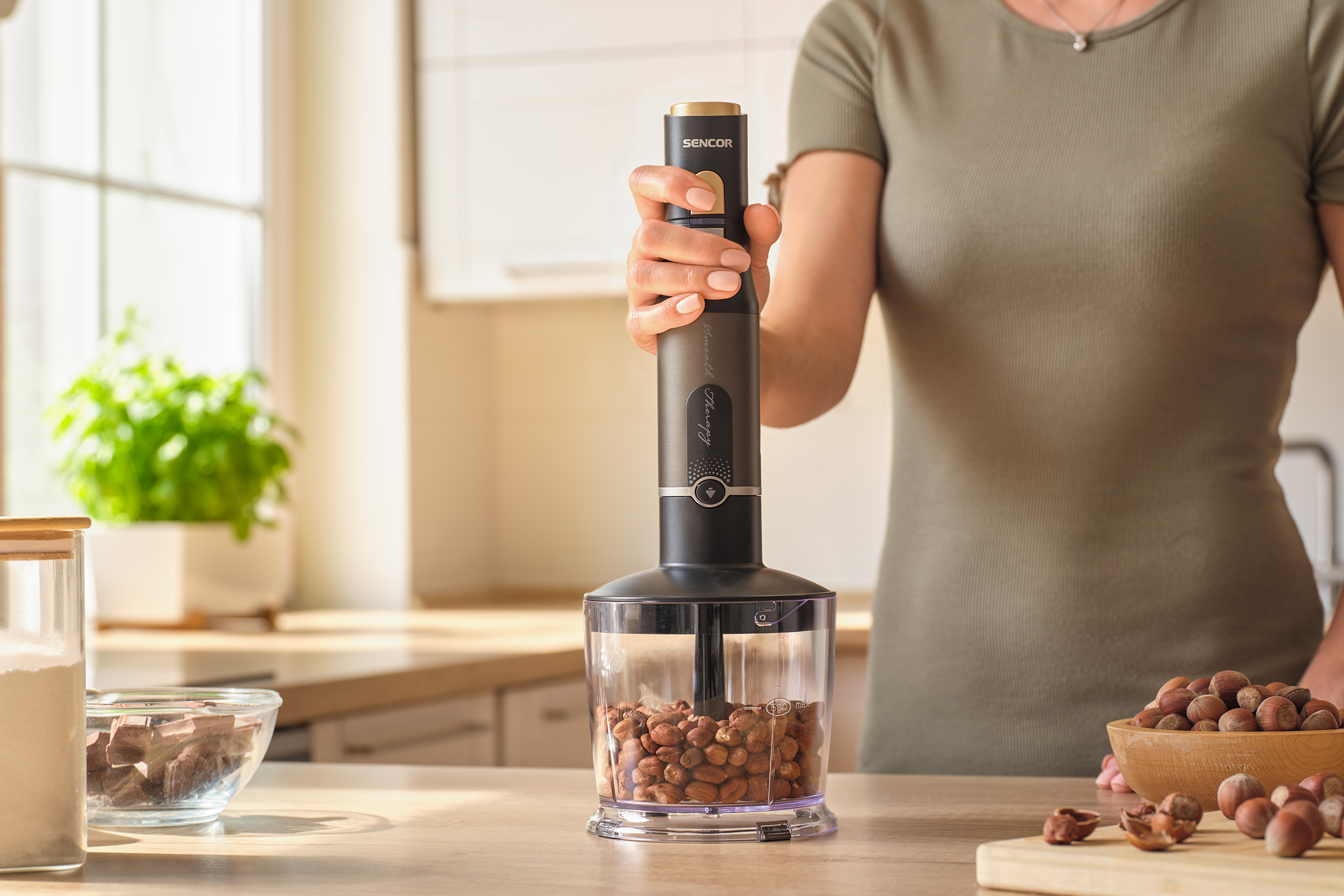 Sencor blender ręczny z tytanowymi nożami quadblade SHB 6442BK
