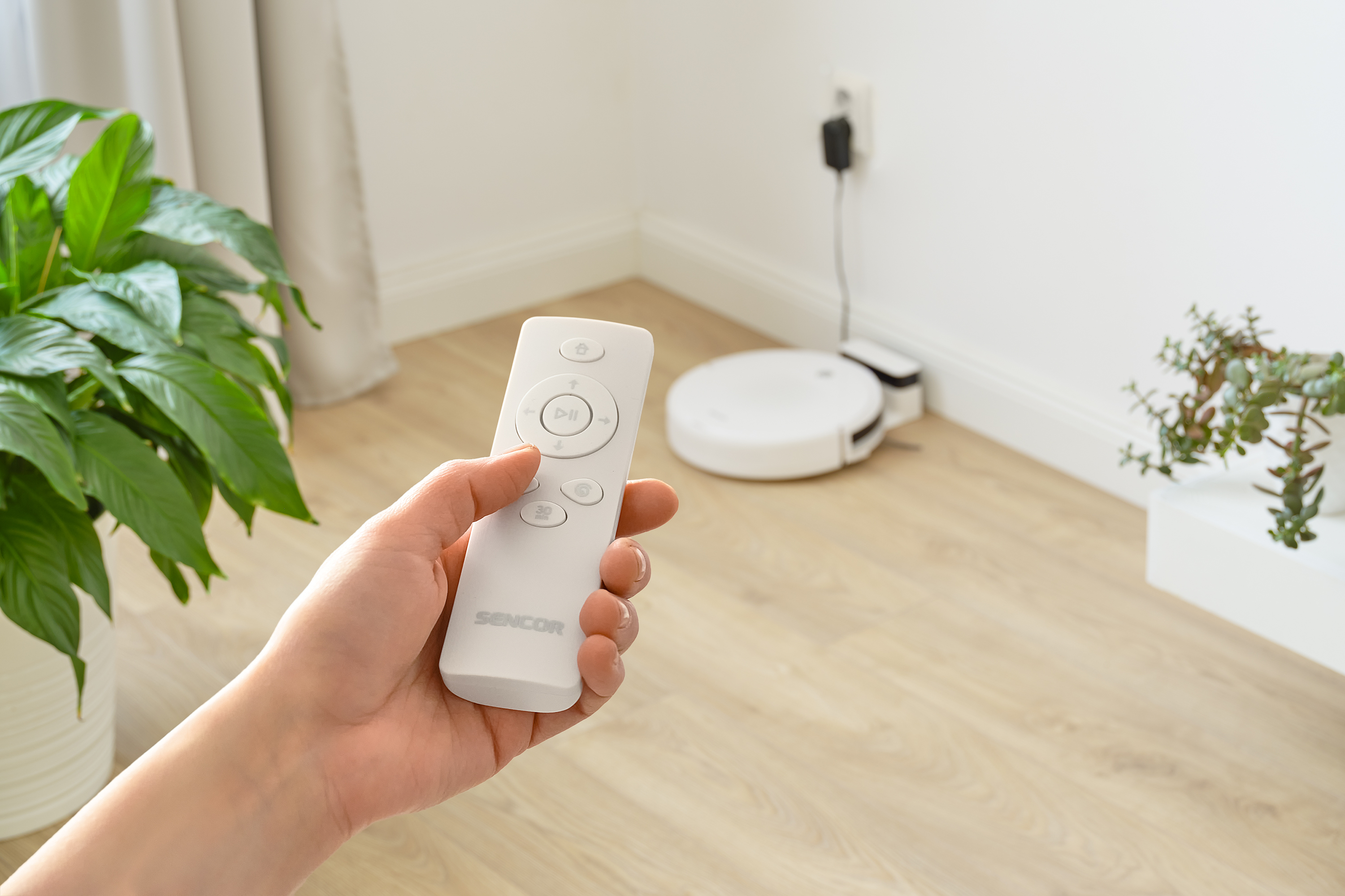 Sencor SRV 1550WH robotporszívó