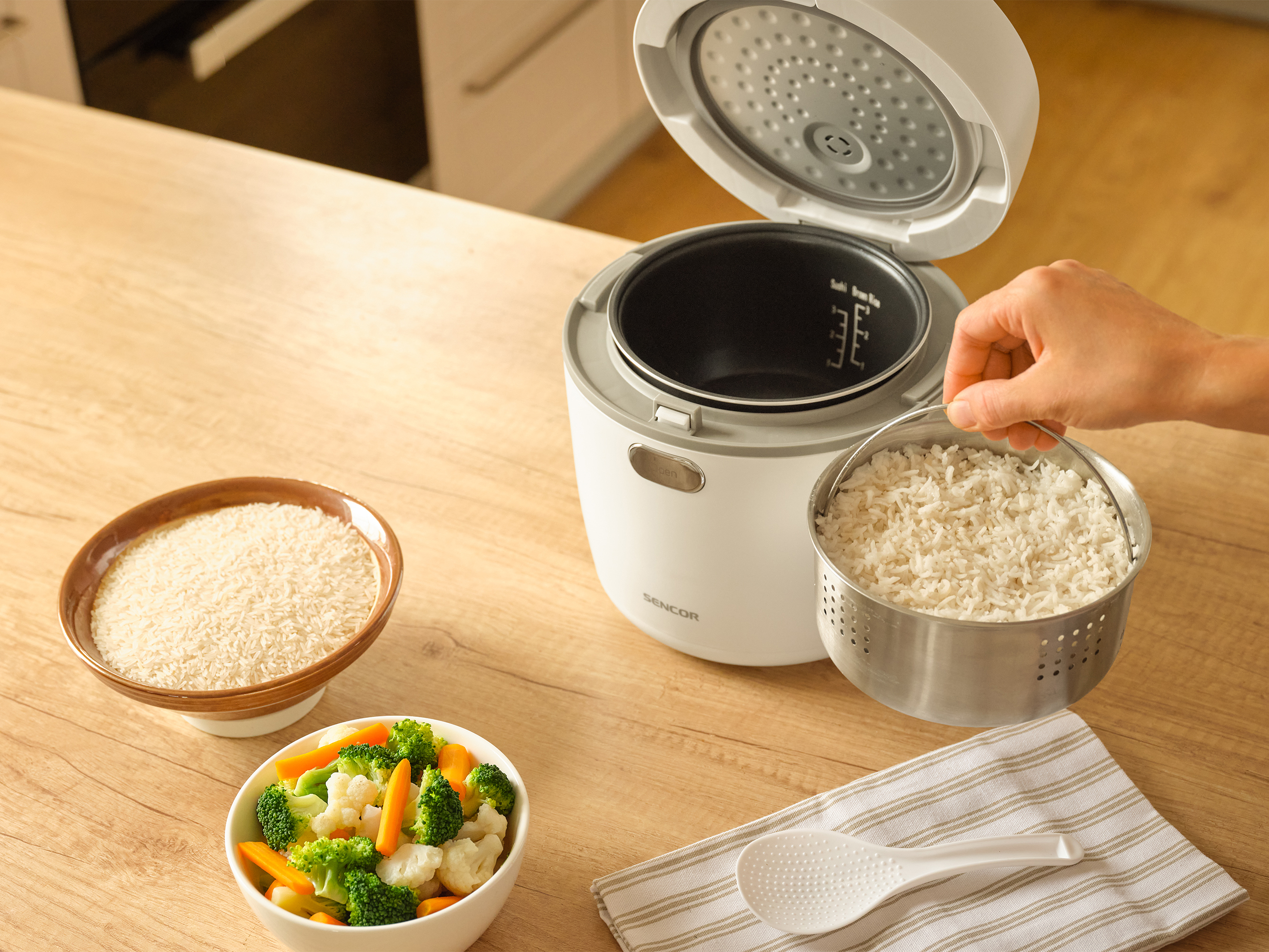 Sencor ryżowar low carb z koszykiem do gotowania na parze SRM 0670WH