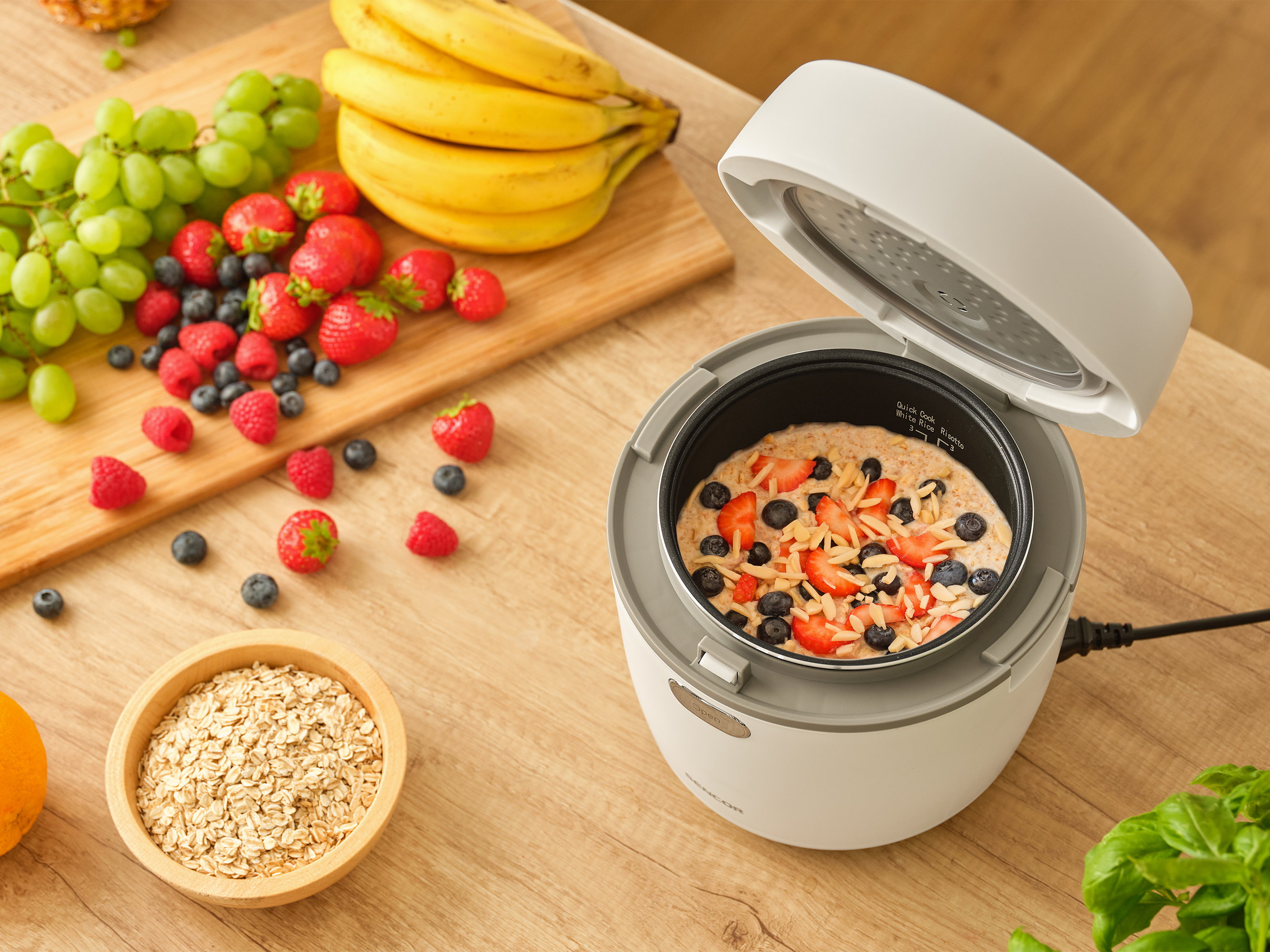 Sencor SRM 0670WH low-carb rice cooker with steaming basket