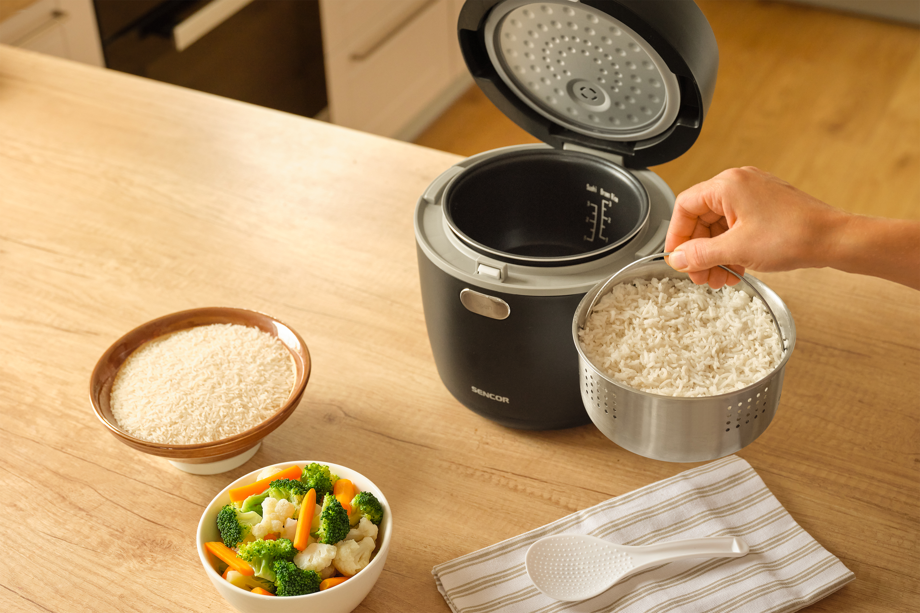 Sencor rýžovar low carb s napařovacím košíkem SRM 0671BK