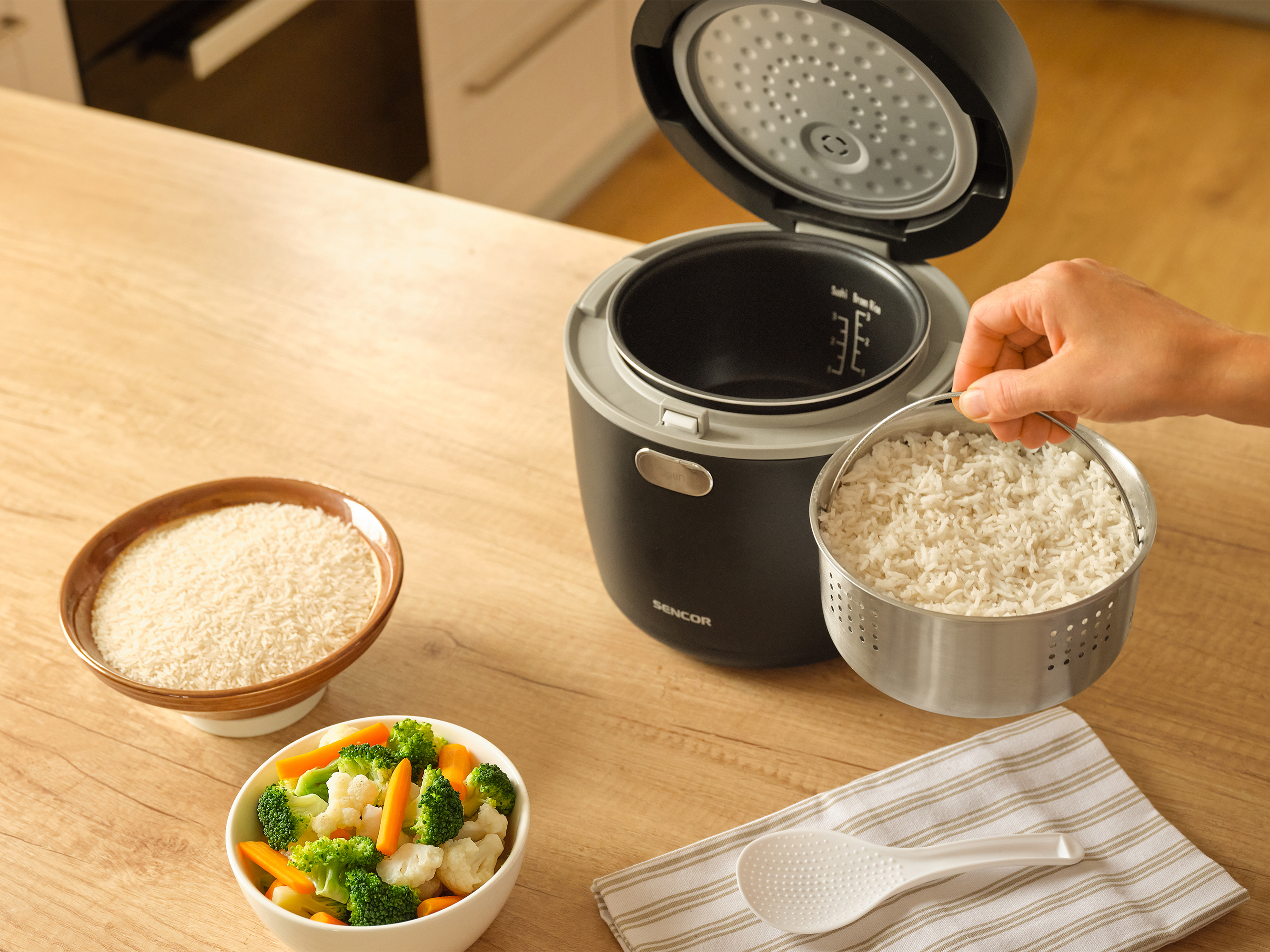 Sencor ryżowar low carb z koszykiem do gotowania na parze SRM 0671BK