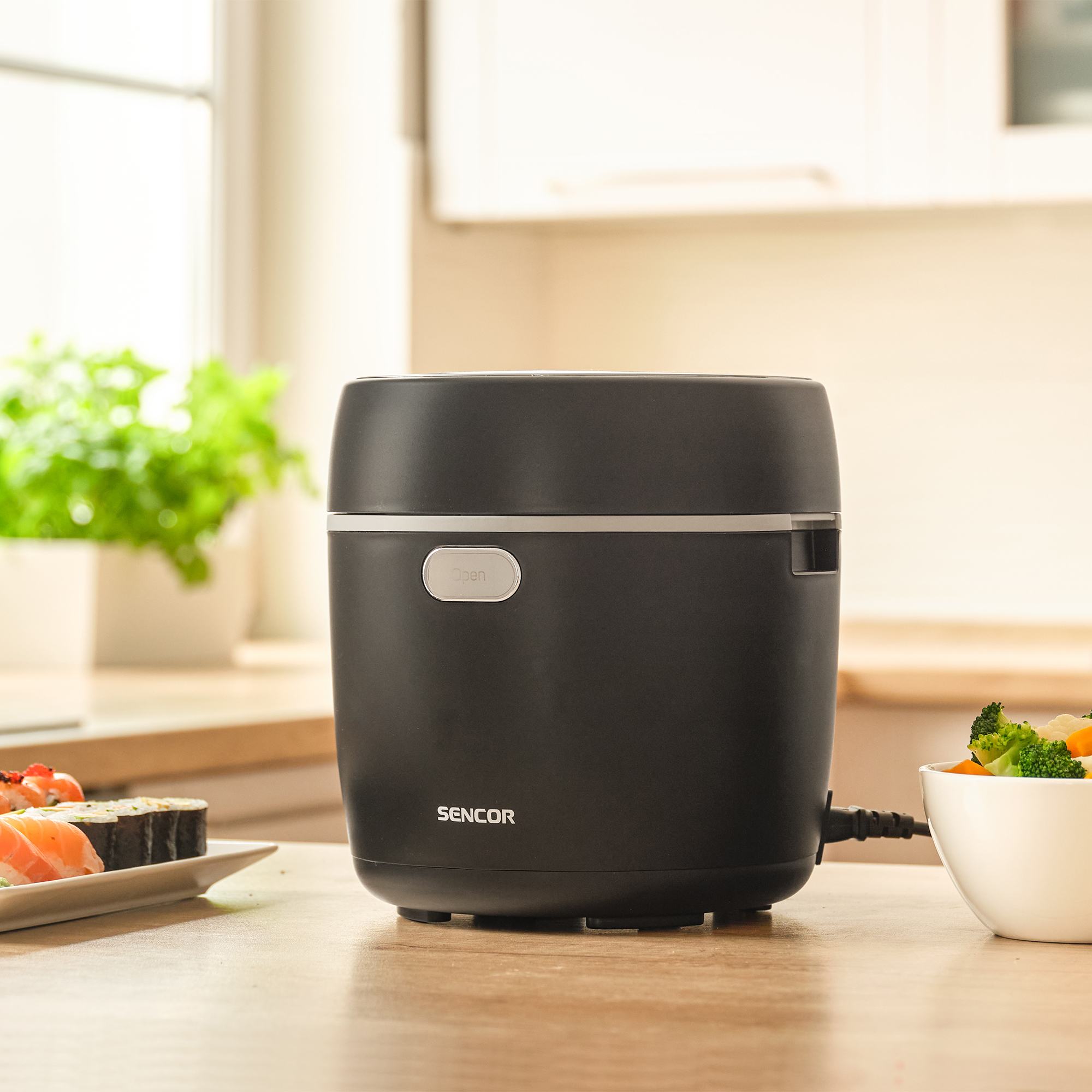 Sencor SRM 0671BK low-carb rice cooker with steaming basket