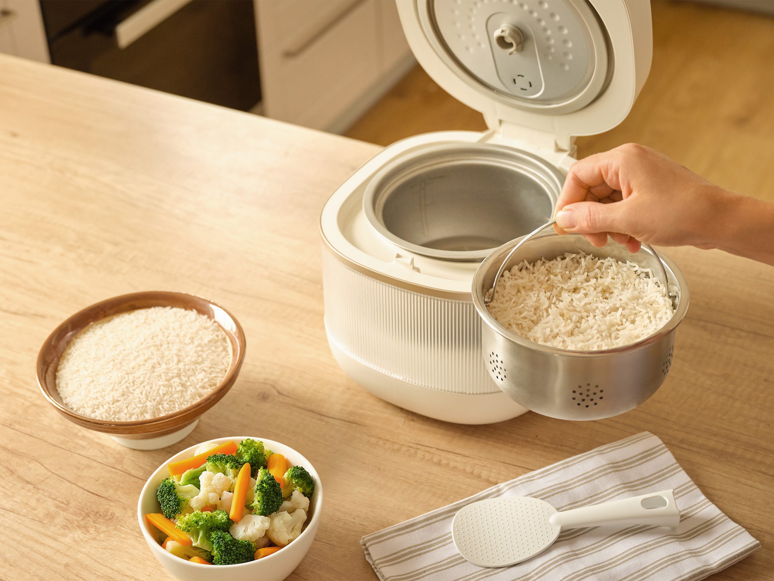 Sencor ryżowar z funkcją low carb SRM 2000WH