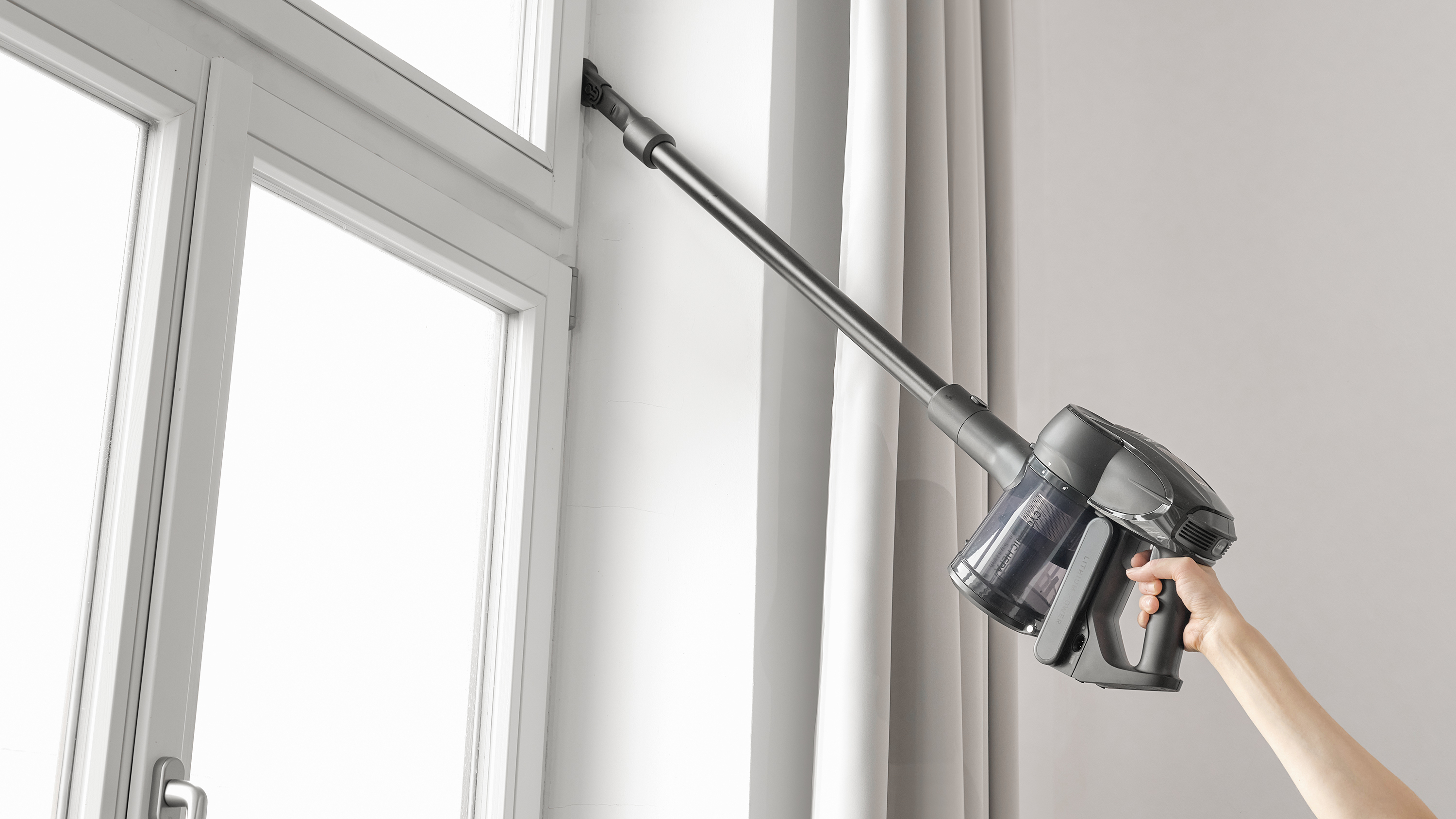 Sencor tyčový vysavač 3v1 s odnímatelnou ruční jednotkou SVC 8726BK