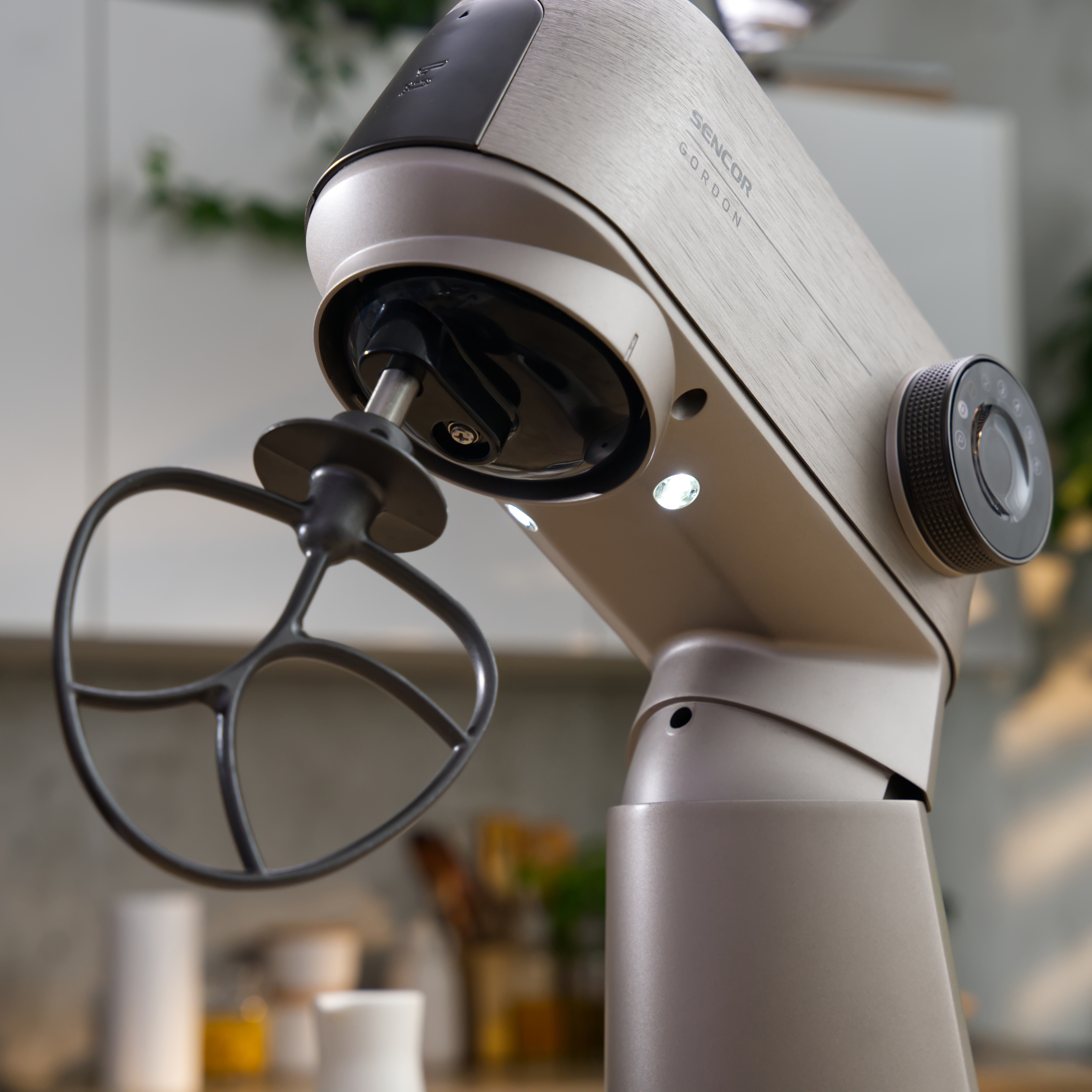 Sencor robot kuchenny z inteligentną wagą STM 7651WS