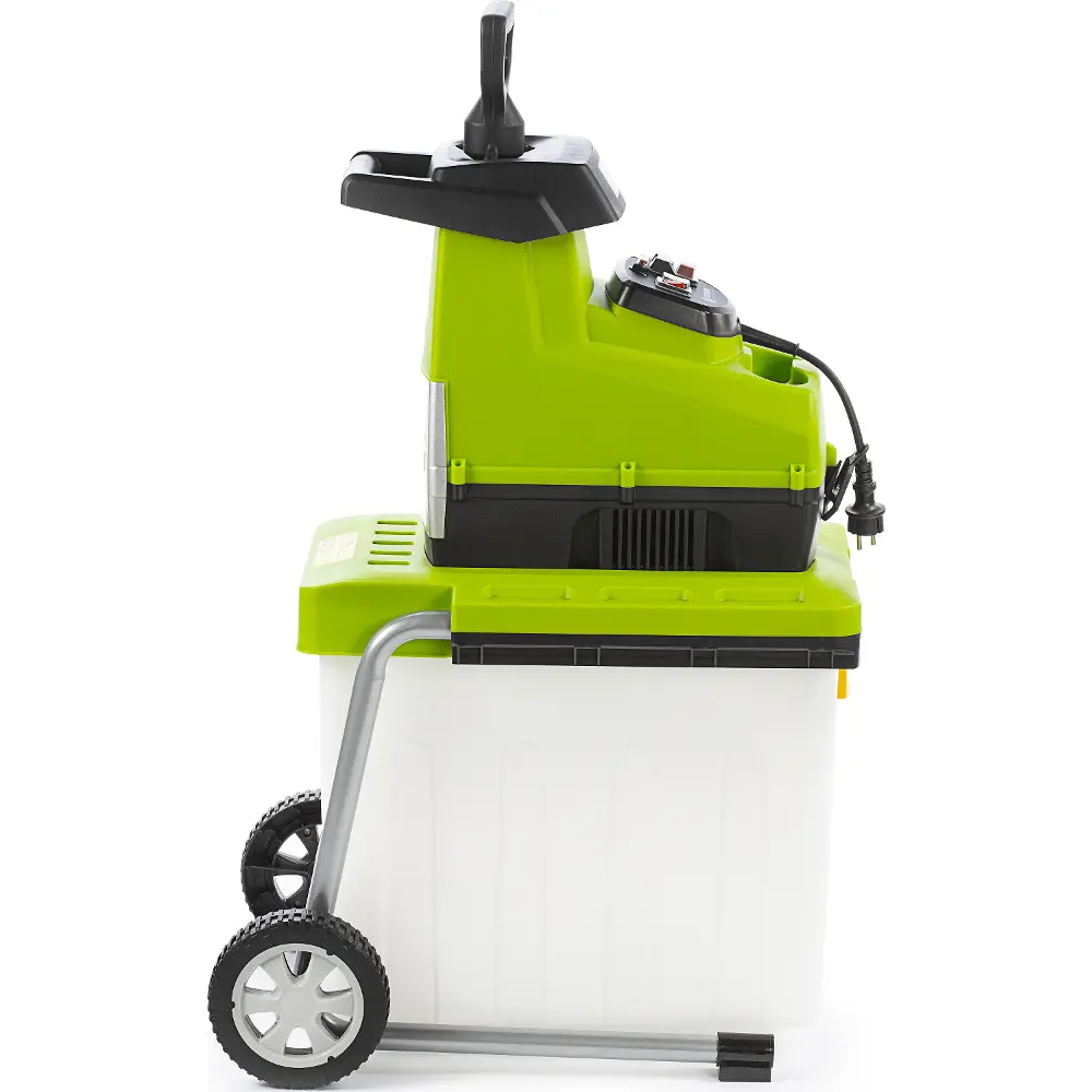 Elektrický záhradný štiepač Fieldmann FZD 5015-E s výkonným motorom 2800W pre efektívne drvenie konárov.