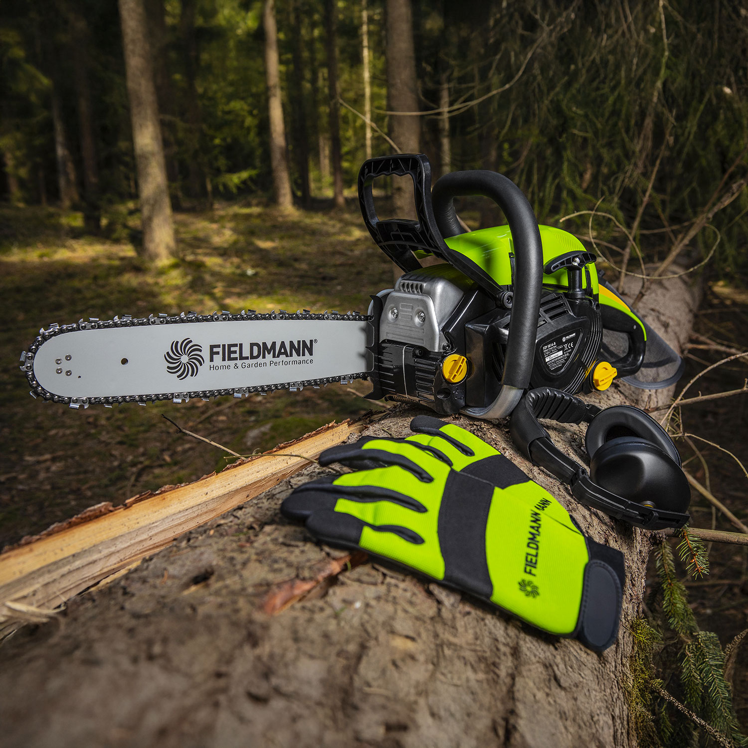 Fieldmann FZP 5816-B benzynowa piła łańcuchowa z hamulcem łańcucha dla bezpiecznego cięcia.