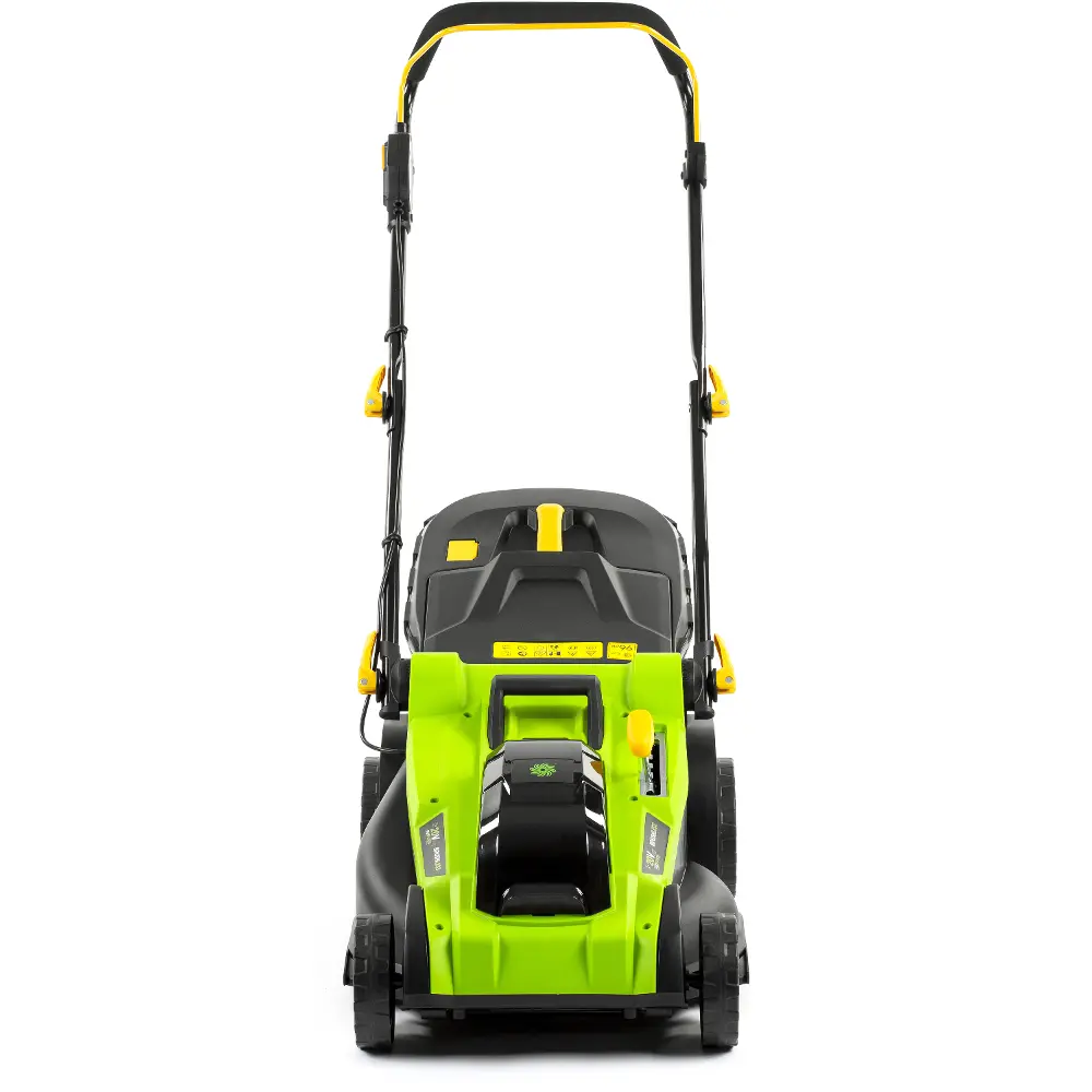 Aku sekačka Fieldmann FZR 70435-0 se záběrem 43 cm je ideální pro rychlé sečení větších zahrad.