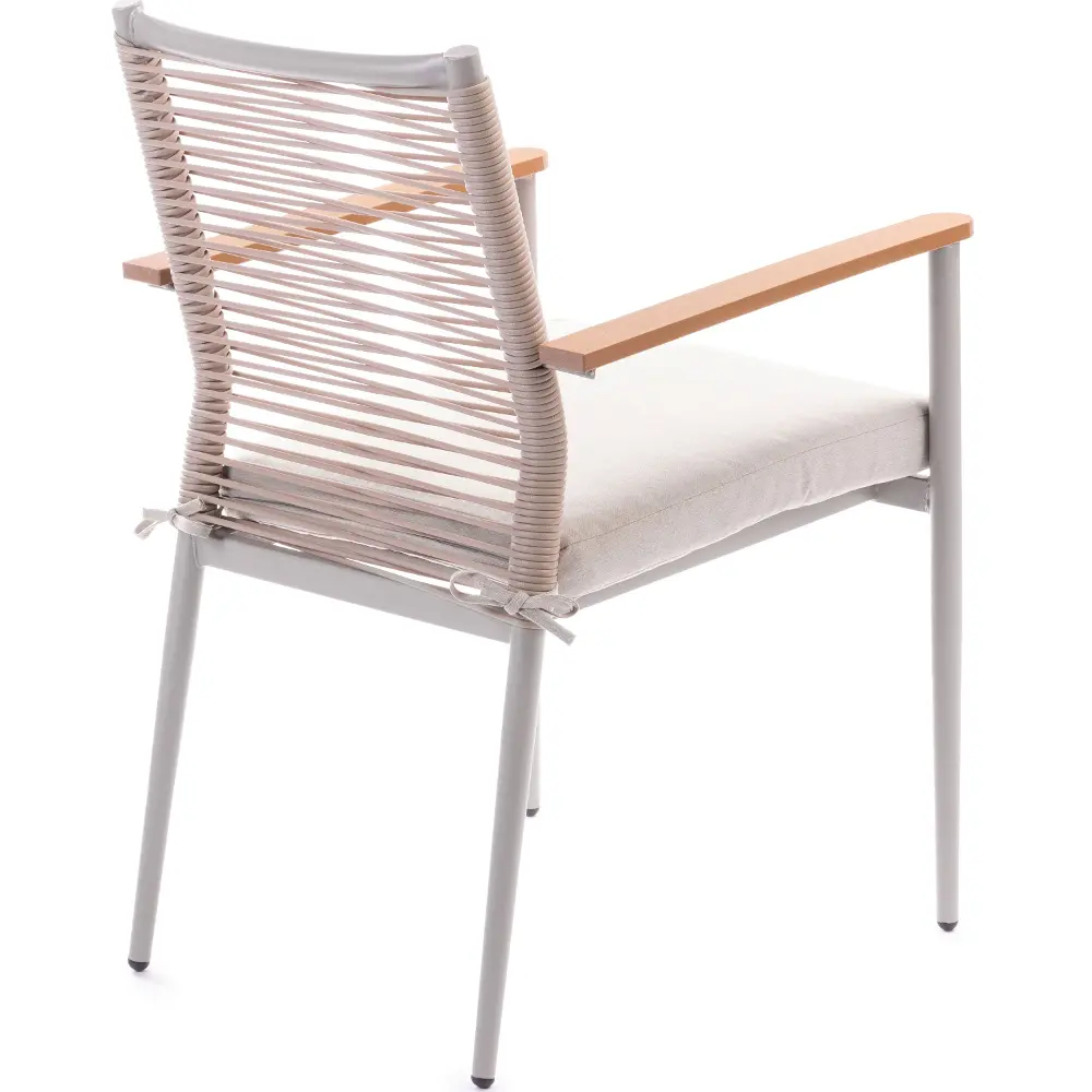 The steel construction of the FDZN 5013 garden chair ensures stability and long service life.