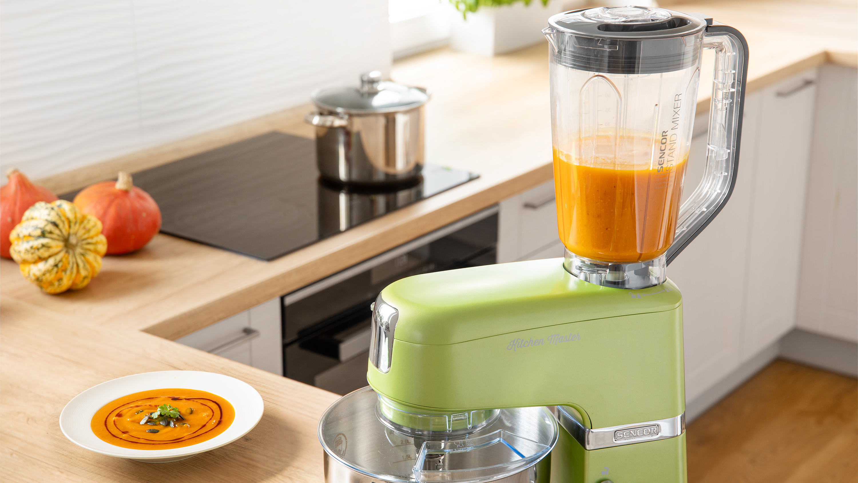 Sencor STM 7870GG the built-in led display shows the progress of your work and lets you set the operating time. this gives you better control over how long ingredients are processed. the countdown timer makes it easier to follow precise steps when preparing recipes.