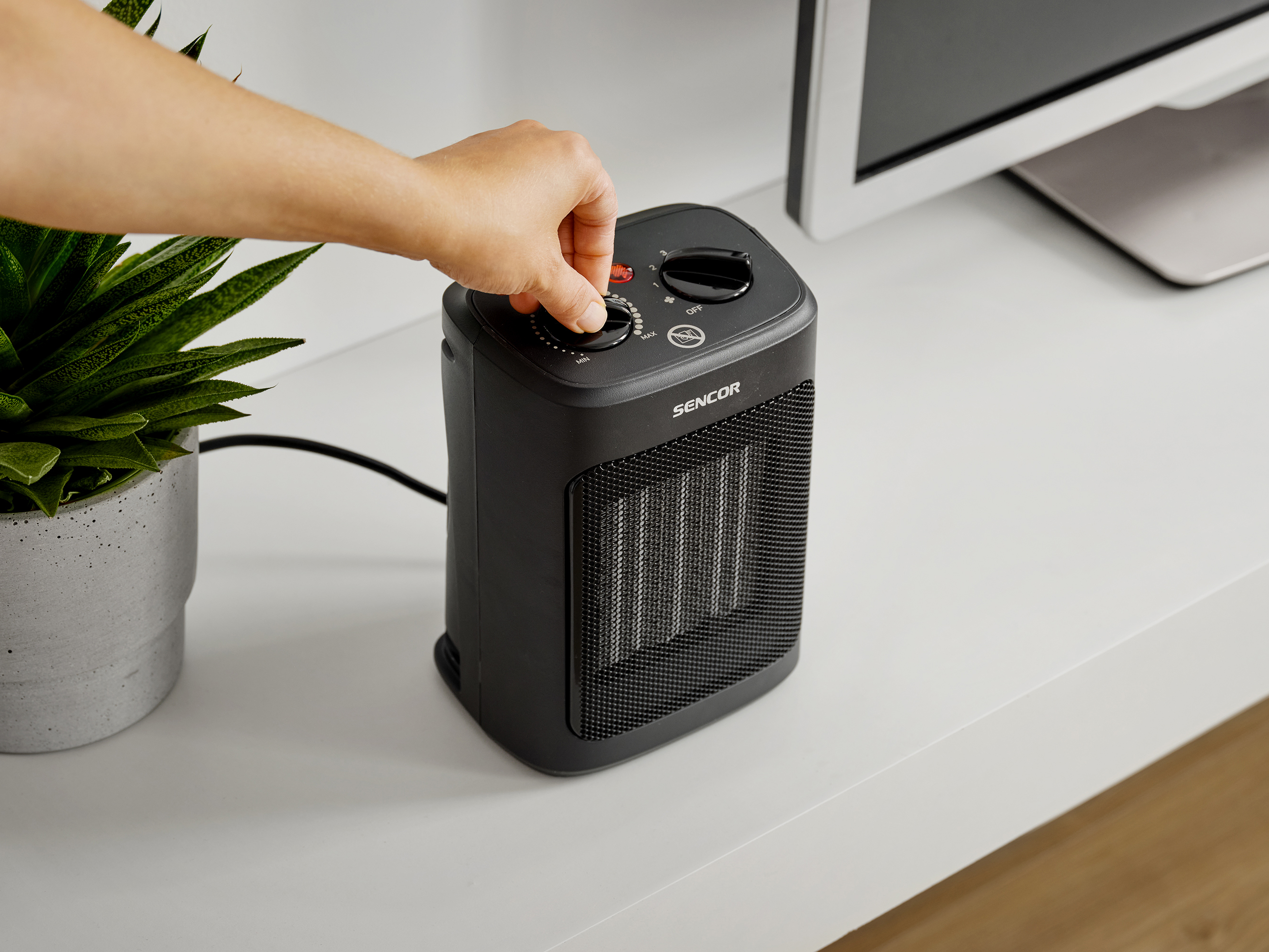 Sencor teplovzdušný ventilátor s ptc články SFH 7601BK