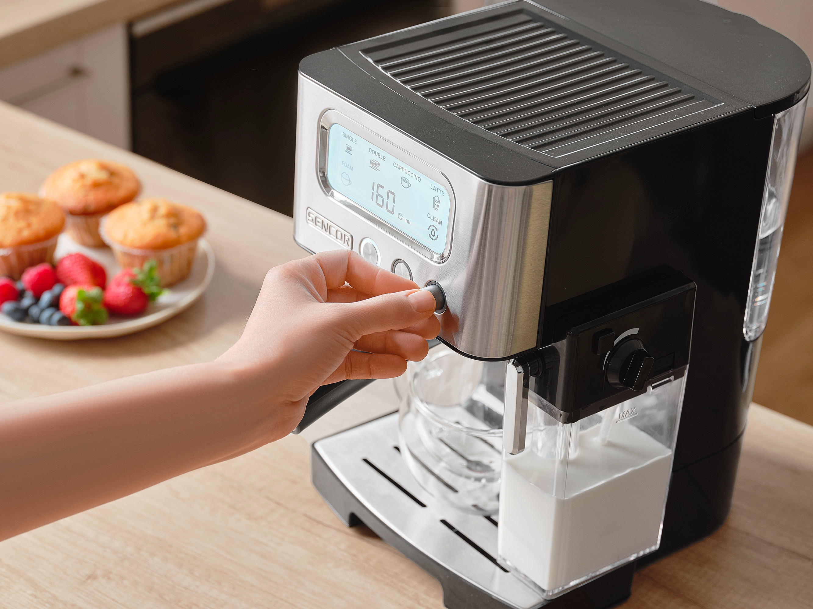 Sencor espresso kávovar s automatickým napěněním mléka SES 4090SS
