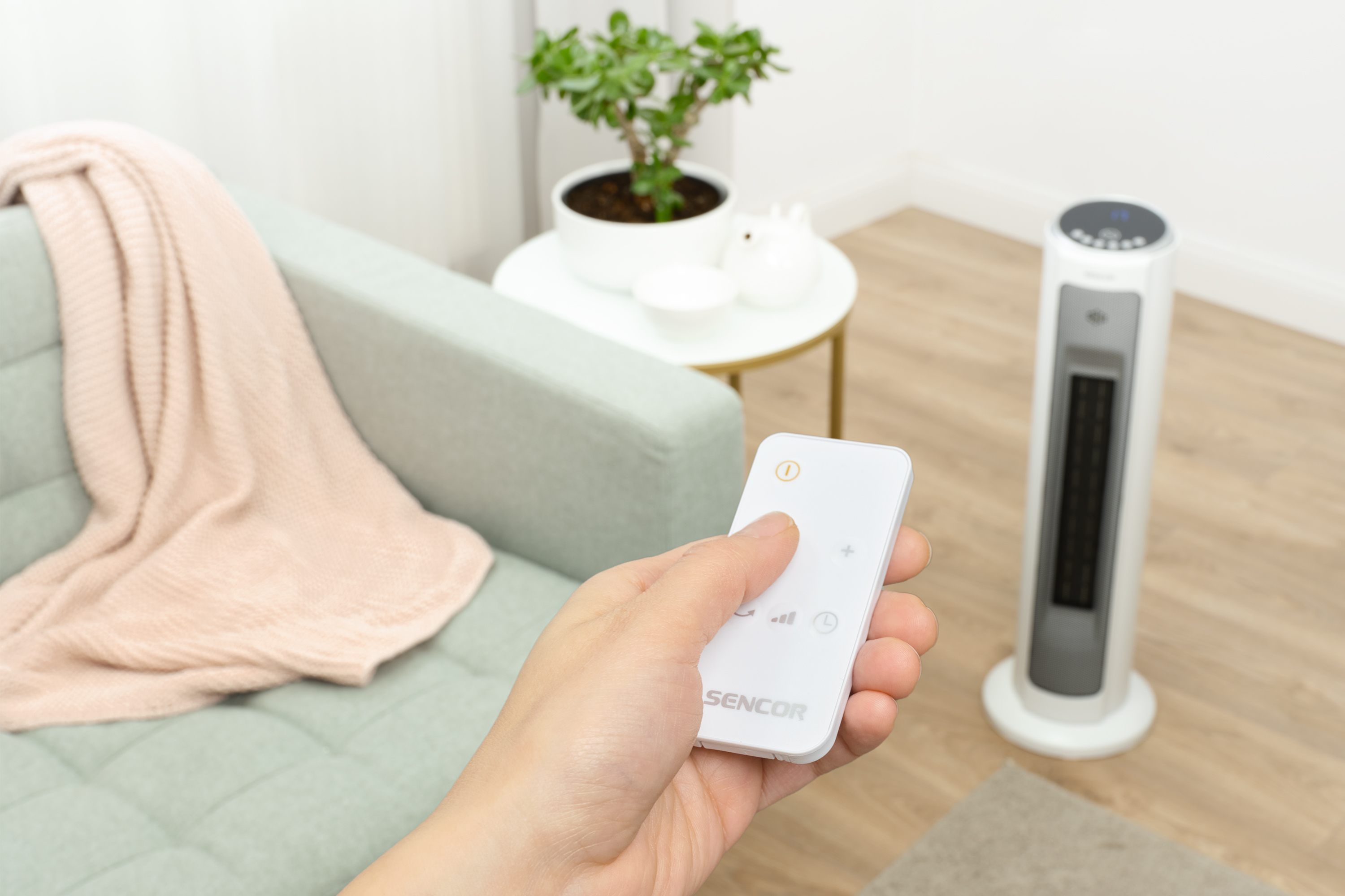 Sencor SFH 8994WH a hot-air fan with a swing function circulates warm air by oscillating horizontally from right to left, ensuring that the heat is evenly distributed throughout the room without any cold spots. you’ll also appreciate the fan’s cooling-only mode as a tower fan during the summer.