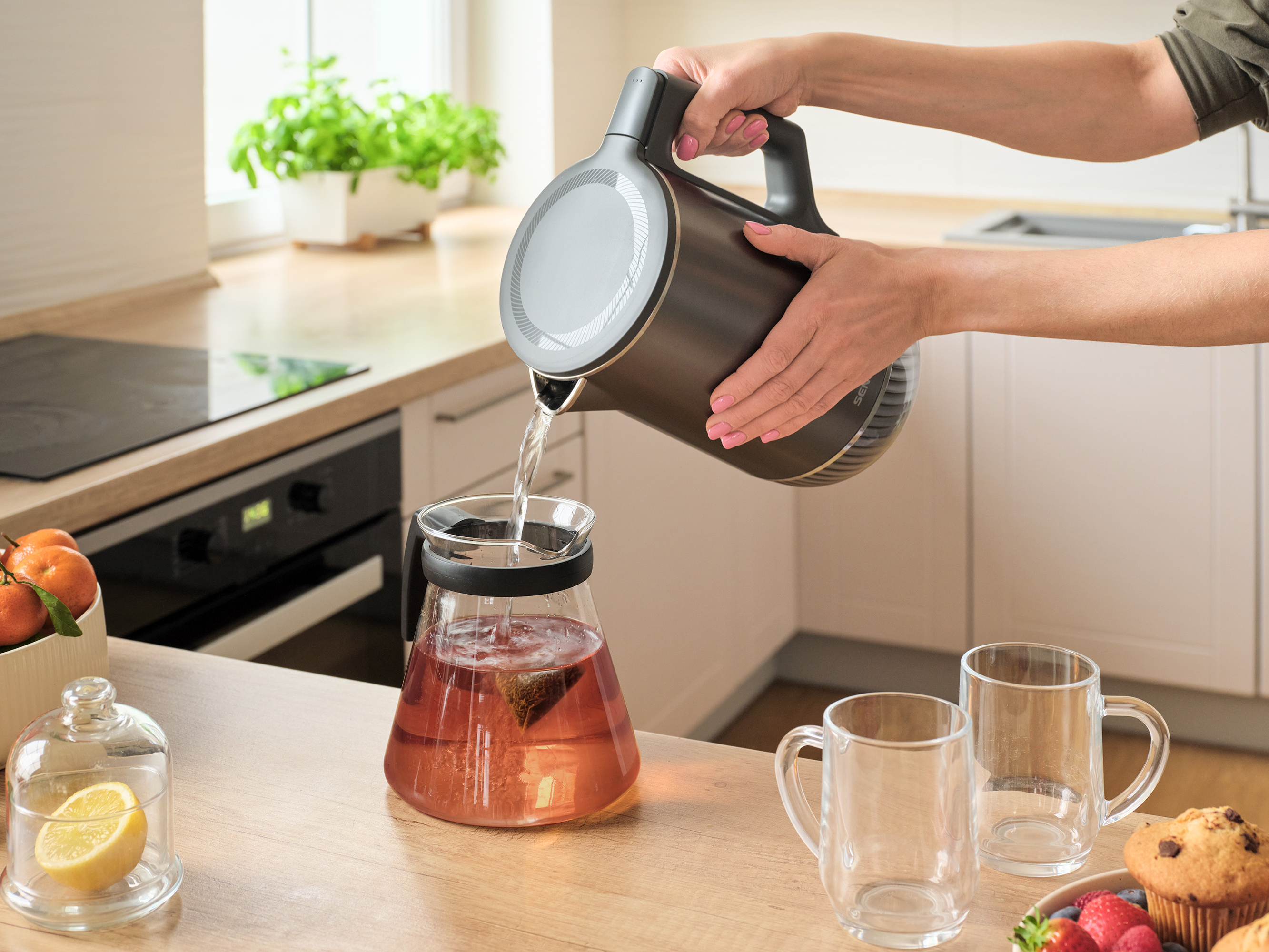 Sencor dvoustěnná u-shape rychlovarná konvice s nastavitelnou teplotou SWK 0850GY
