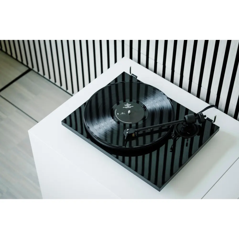 Hi-fi gramofón.