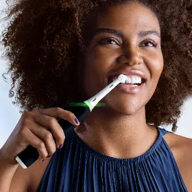 Oscilační zubní kartáček - Oral B iO3 Black/Blue Duo Edition - 3