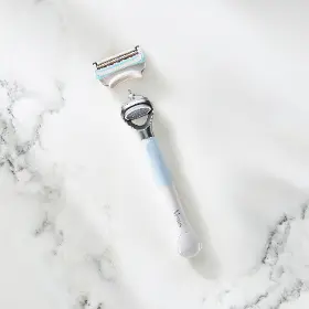 Dámsky holiaci strojček - Gillette Venus Satin Care - 2