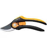 Fiskars Dvojčepelové záhradné nožnice Plus P541
