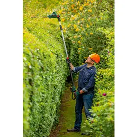 Nůžky na živý plot - Bosch UniversalHedgePole 18 0.600.8B3.000 - 4