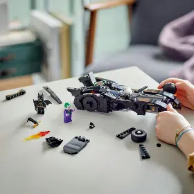 Stavebnice - LEGO ® 76224 Batmobile™: Batman™ vs. - 6
