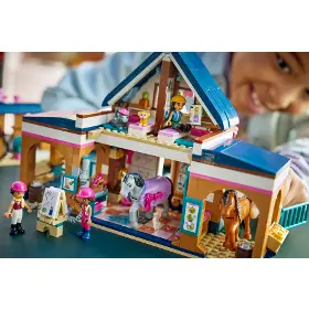 Stavebnice - LEGO ® 42688 Koňská stáj a jezdecká akademie - 9
