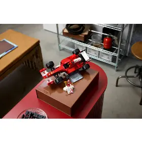 Stavebnice - LEGO ® 11375 Ferrari F2004 a Michael Schumacher - 17
