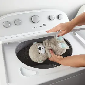 Interaktivní hračka - Fisher-Price FXC66 Zklidňující vydra s melodiemi - 5