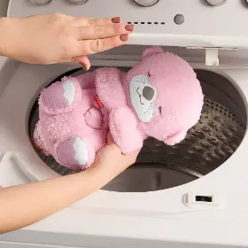 Interaktivní hračka - Fisher-Price JLJ33 Zklidňující růžová vydra s melodiemi - 6